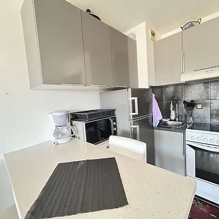 Apartment Cosy A Avec Parking Securise - Fr-1-226-560